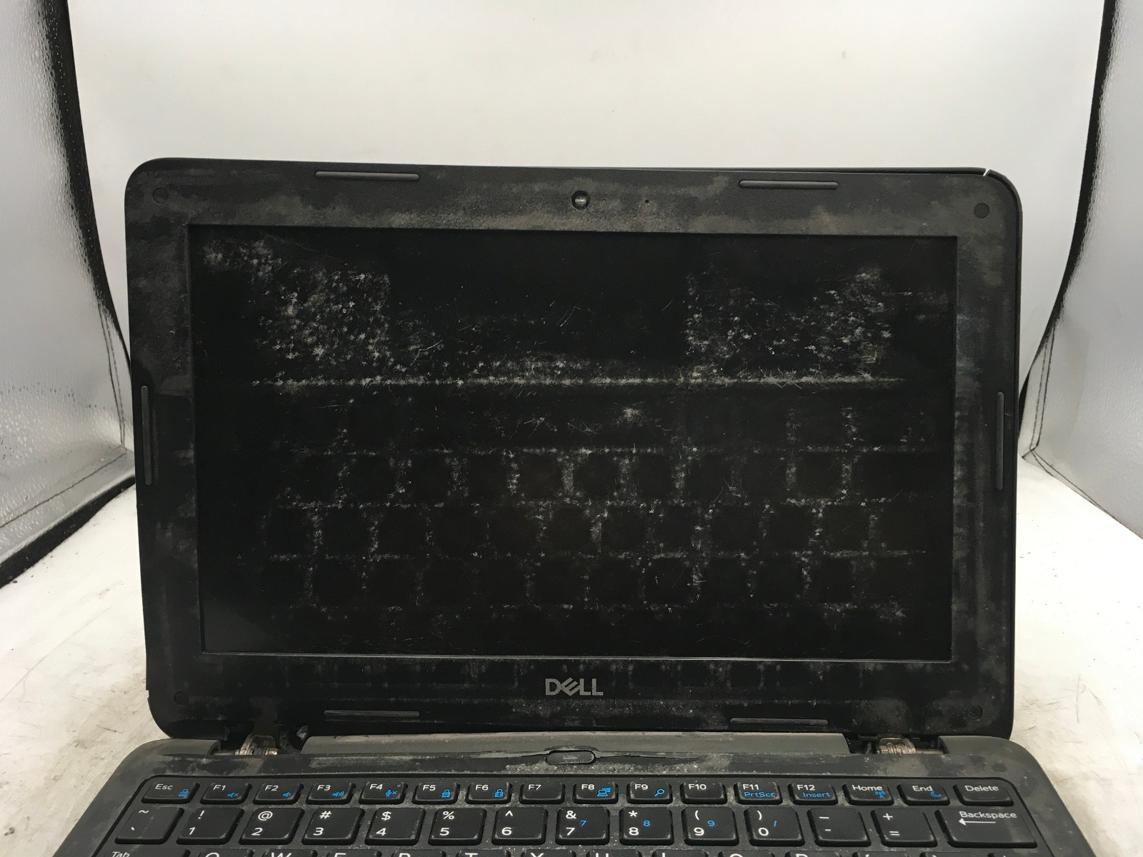 DELL LATITUDE 3180 – FOR PARTS/NO POWER – DAMAGED – INTEL CELERON – 4GB RAM – BB