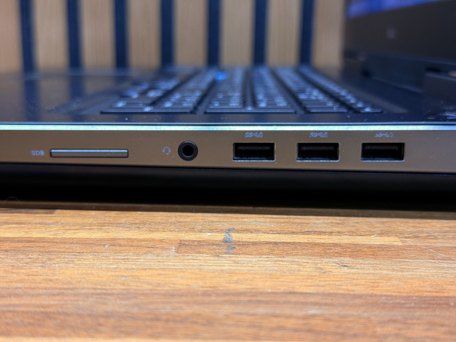 Dell Precision 7710 17.3” Xeon E3-1535M v5 32GB 512GB M4000M W11 Pro