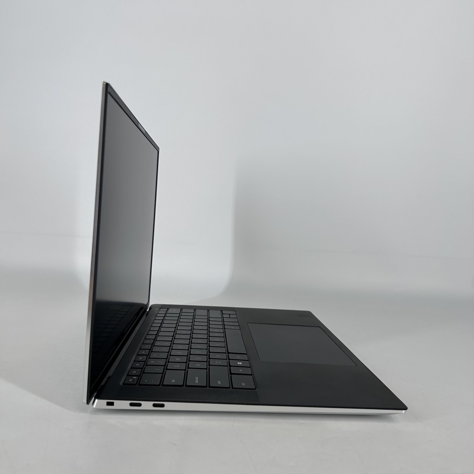Dell XPS 15 9510 FHD+ i9-11900H 2.50GHz 32GB 1TB SSD RTX 3050 Ti WORN C KEY