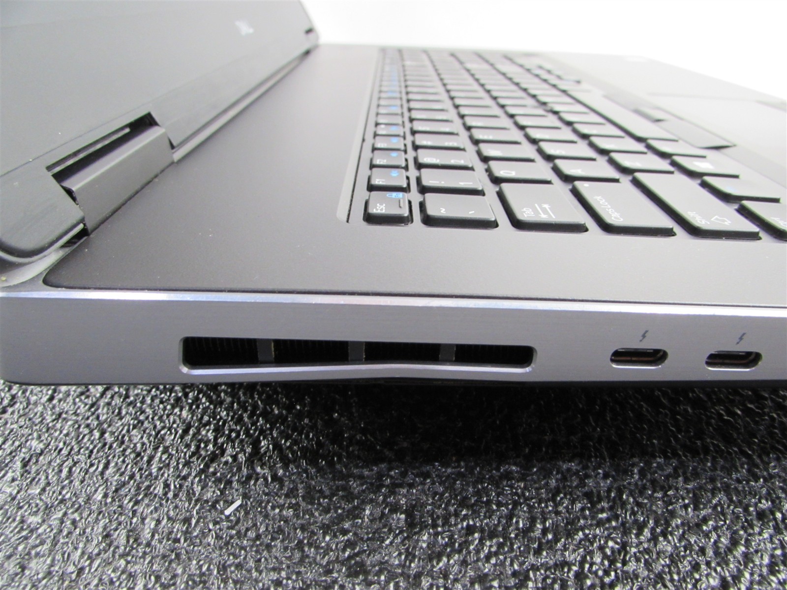 DELL PRECISION 7740 17.3″ I7-9750H NO SSD 64GB RAM NVIDIA RTX 4000 NO O.S