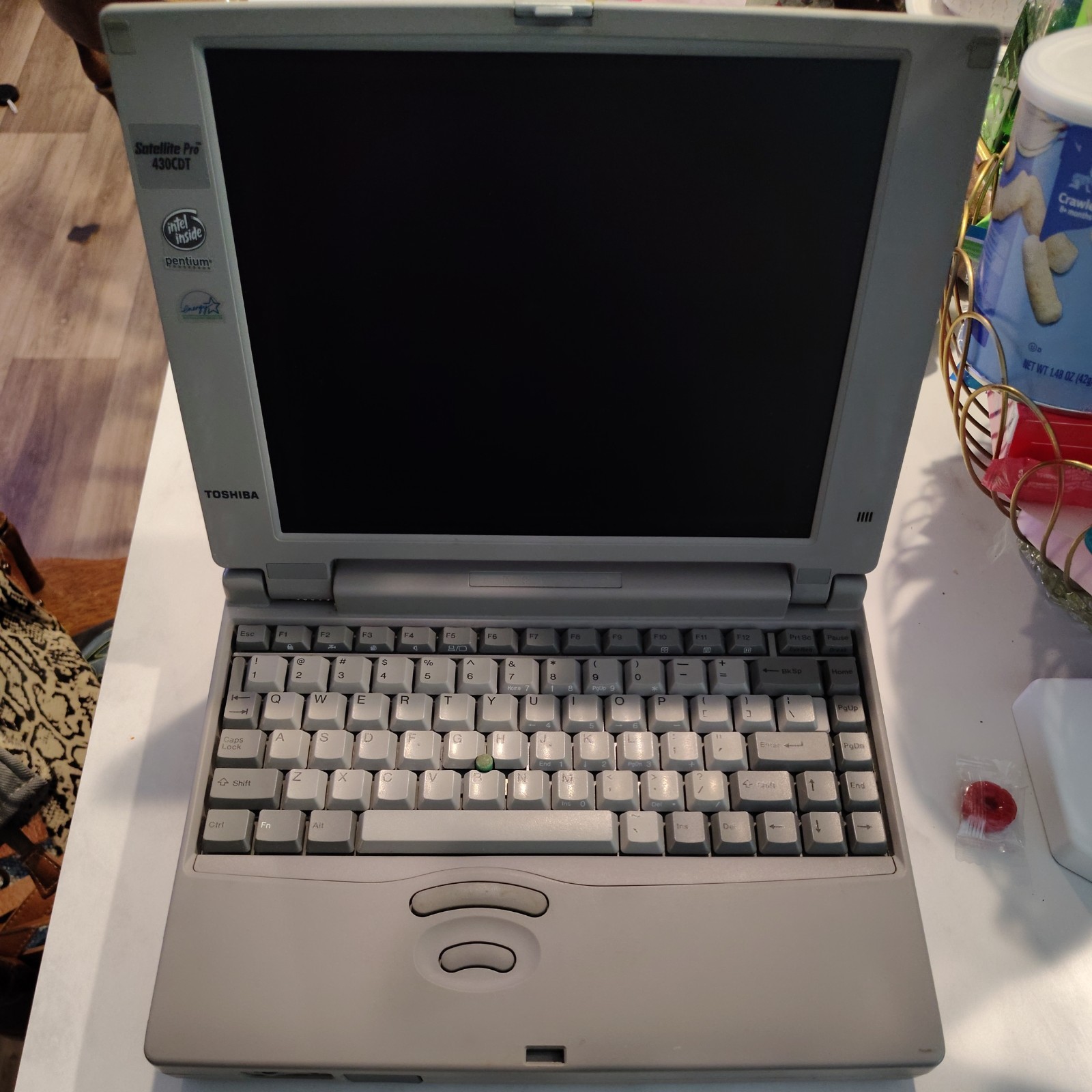 VINTAGE Toshiba Satellite Pro 430CDT Intel Pentium 120MHz/ no video as is