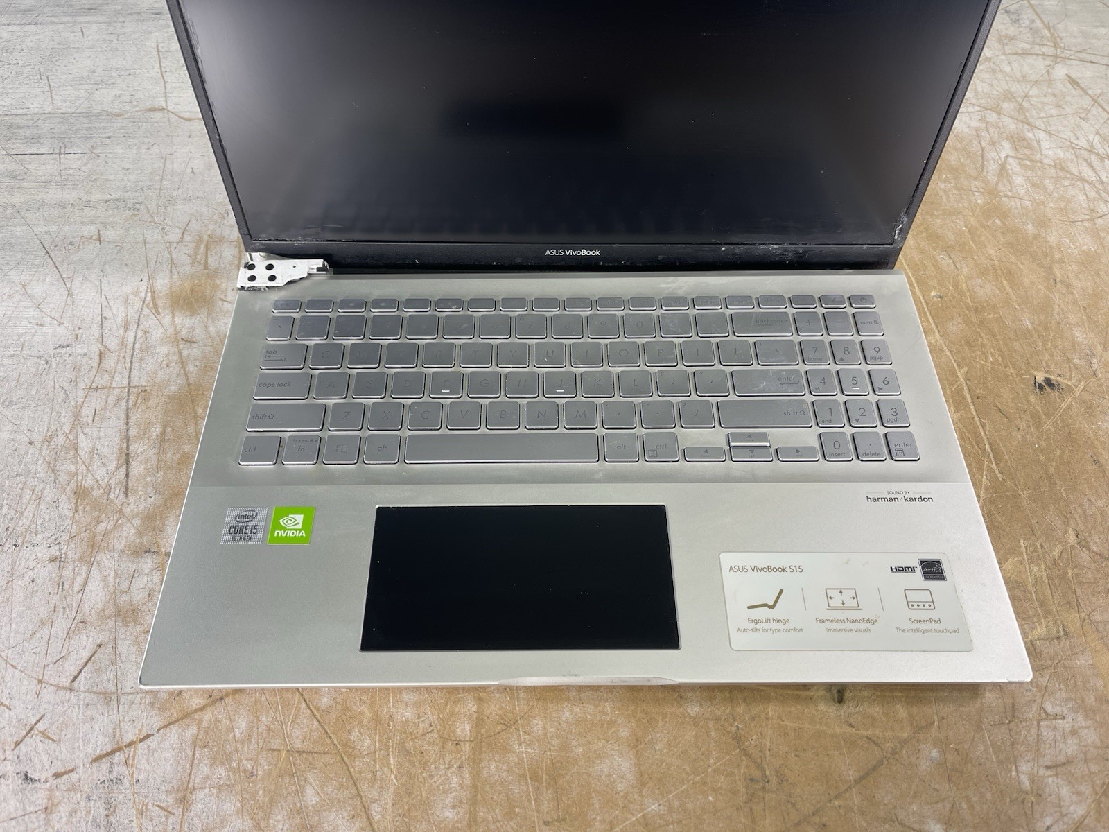 ASUS VIVOBOOK 15 S532F i5-10210U @ 1.60 GHz, 8GB RAM, NO HDD/OS – (FOR PARTS)