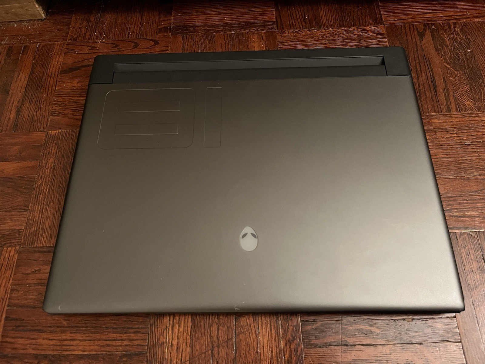 Dell Alienware M18 R2 165Hz 2.2 GHz i9-14900HX 32GB 2TB SSD RTX 4090