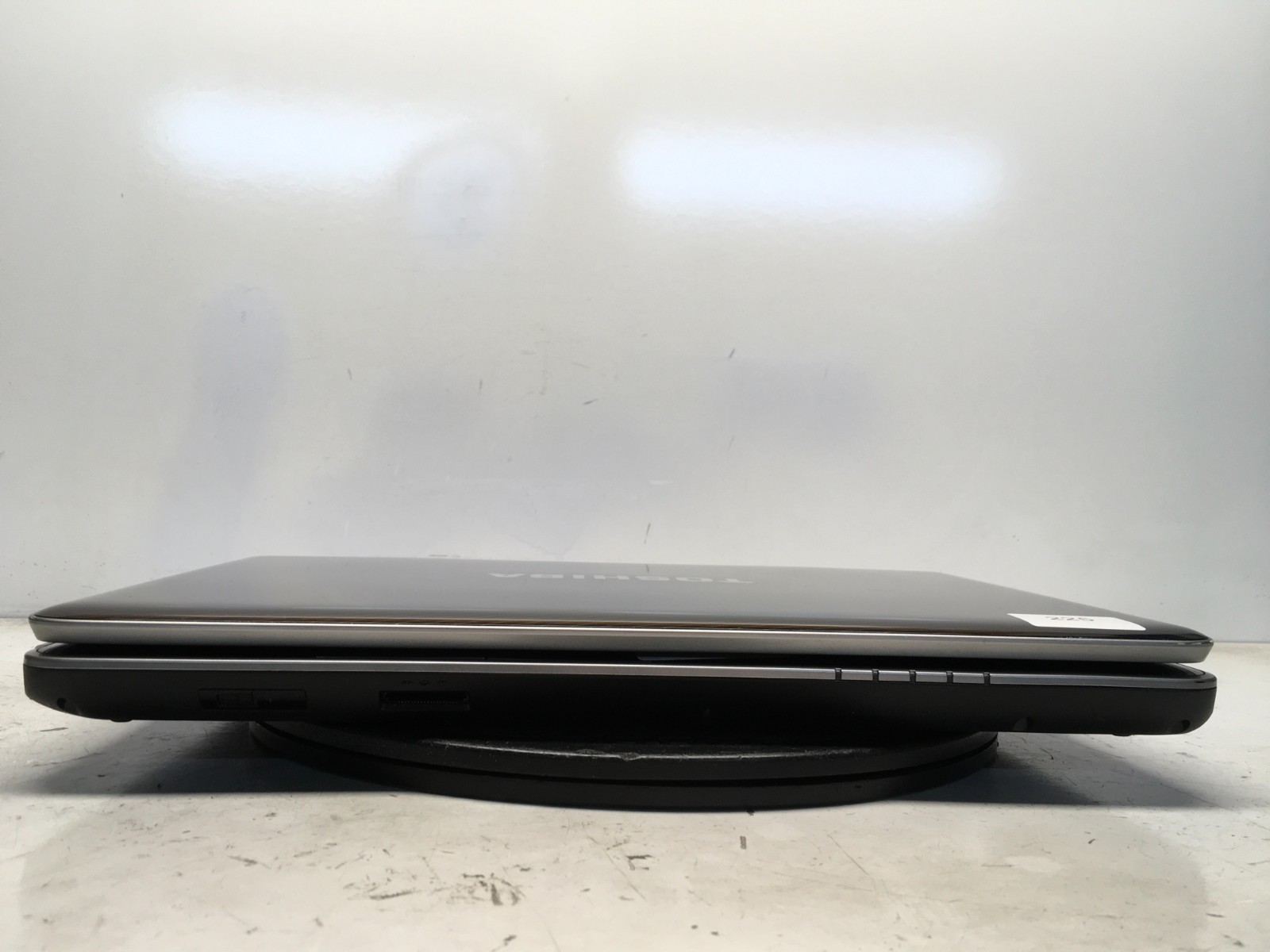 Toshiba Satellite A505-S6980 Intel Core 2 Duo T6600 2.2GHz 4 GB NO HDD