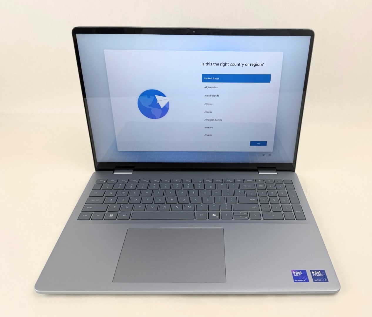 Dell 16 Plus DB16250 16″ 1920×1200 Touch Ultra 9 288V 32GB 1TB SSD W11H -Dent