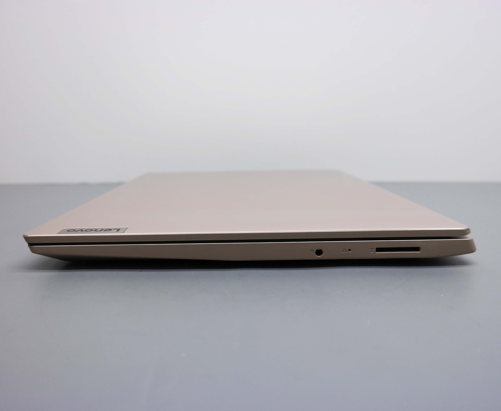 Lenovo IdeaPad 3 15.6″ Core i3-1115G4 8GB 256GB SSD Almond