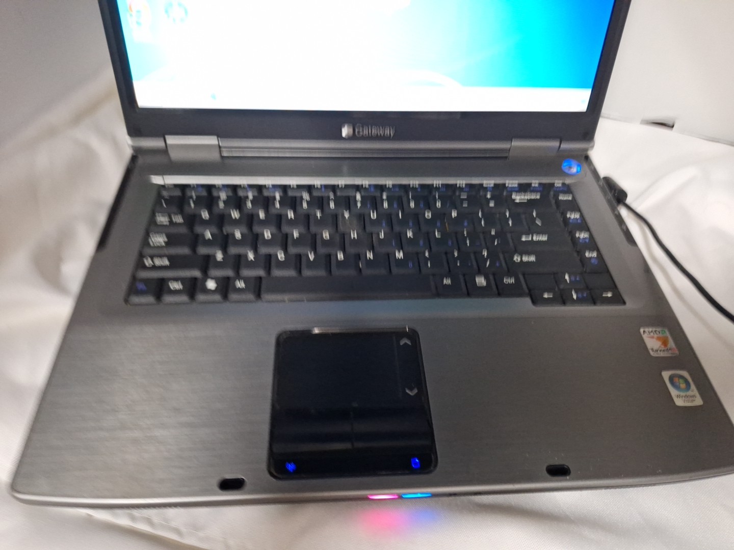Gateway Laptop MA3 MT6452 AMD Turion 64 1.60GHz 1GB Ram 15.3″ Windows 7 Premium