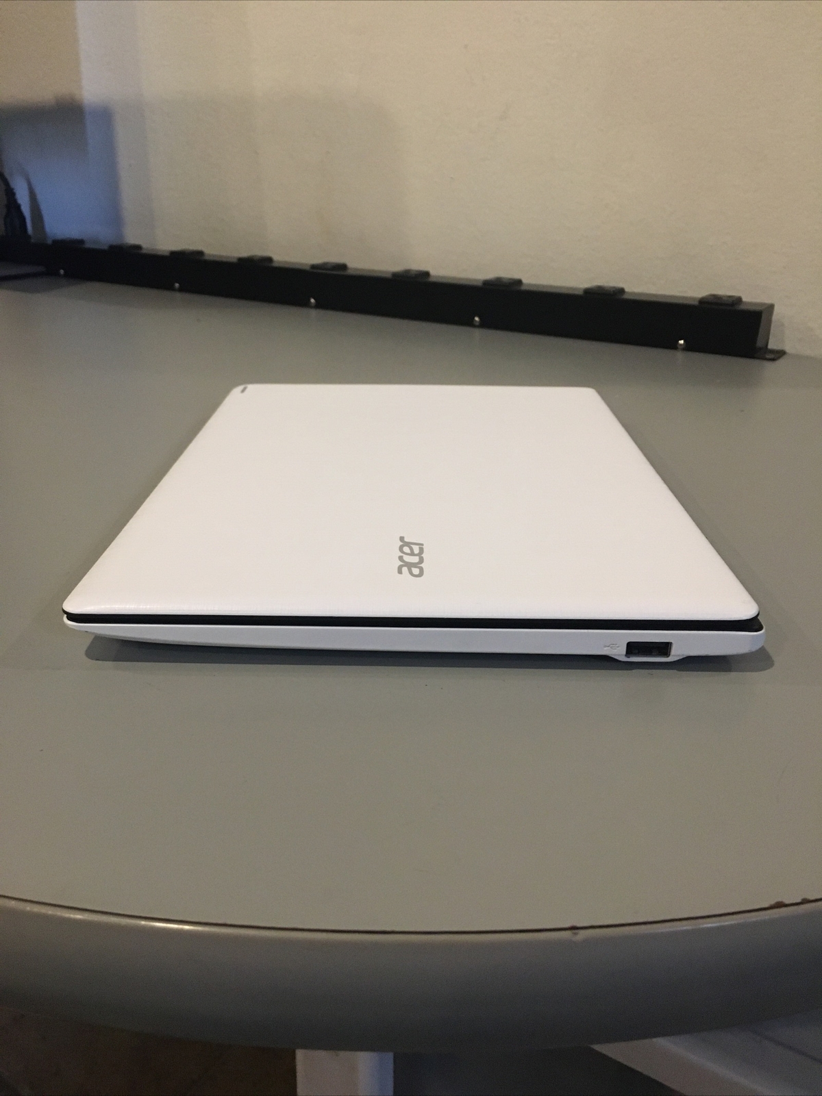 Acer Aspire One 11. A01-132-C3T3 N16Q9 FOR PARTS Or Repair. Cracked Screen￼
