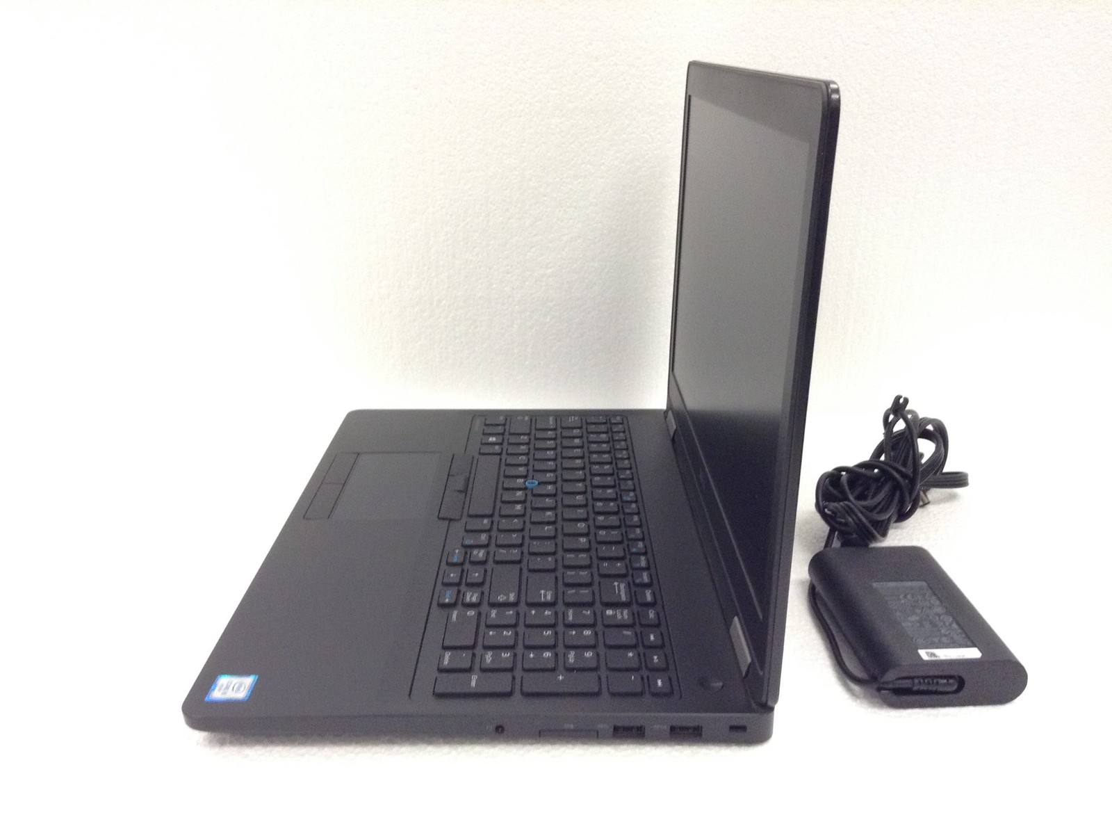 Dell Latitude E5570 Laptop 15.6″ i5-6300U 2.40Ghz 8GB w/ Charger, No HD, READ