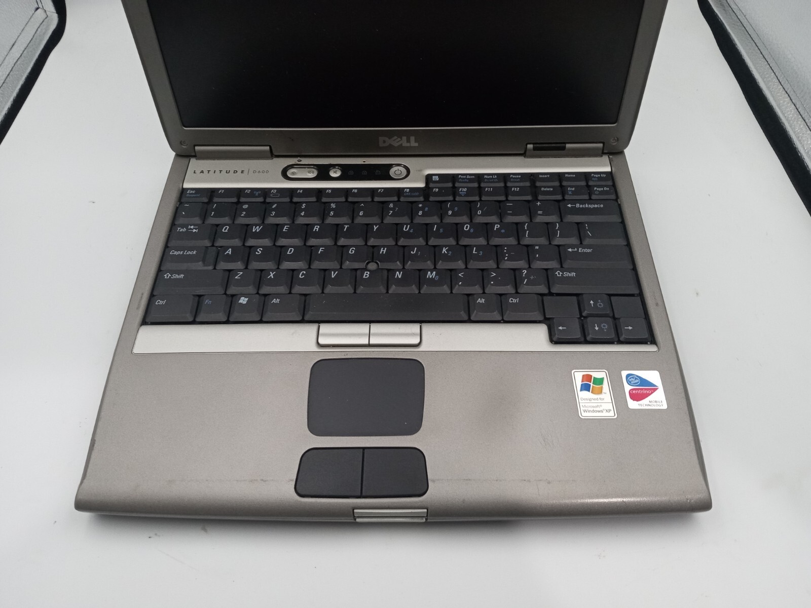 Dell Latitude D600 14″ Laptop Intel Pentium CPU – PARTS/REPAIR – NO BOOT -RR