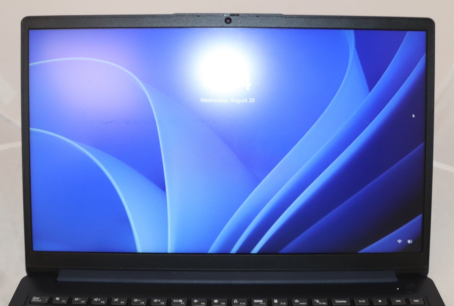 Lenovo IdeaPad 1 15AMN7 Laptop 15.6″ – (4gb ram, 128 ssd)
