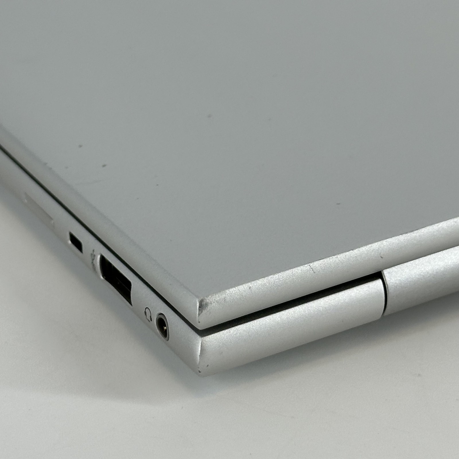 HP Elitebook 845 G10 14 FHD+ 3.3 GHz Ryzen 7 PRO 7840U 16GB 512GB SSD Good
