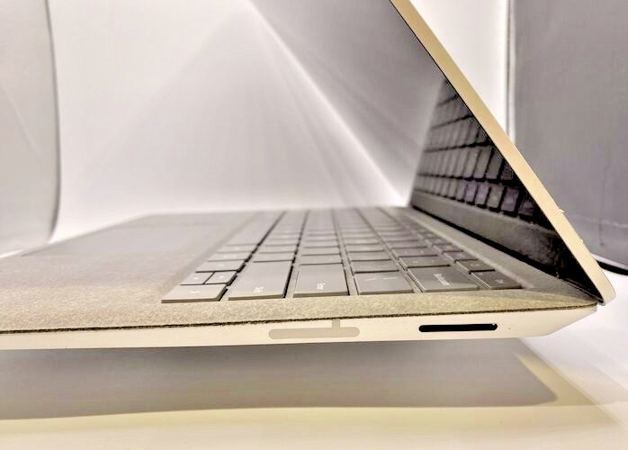 Microsoft Surface Laptop 2 Intel Core i5-8350U 1.70GHz 8GB RAM 256GB SSD