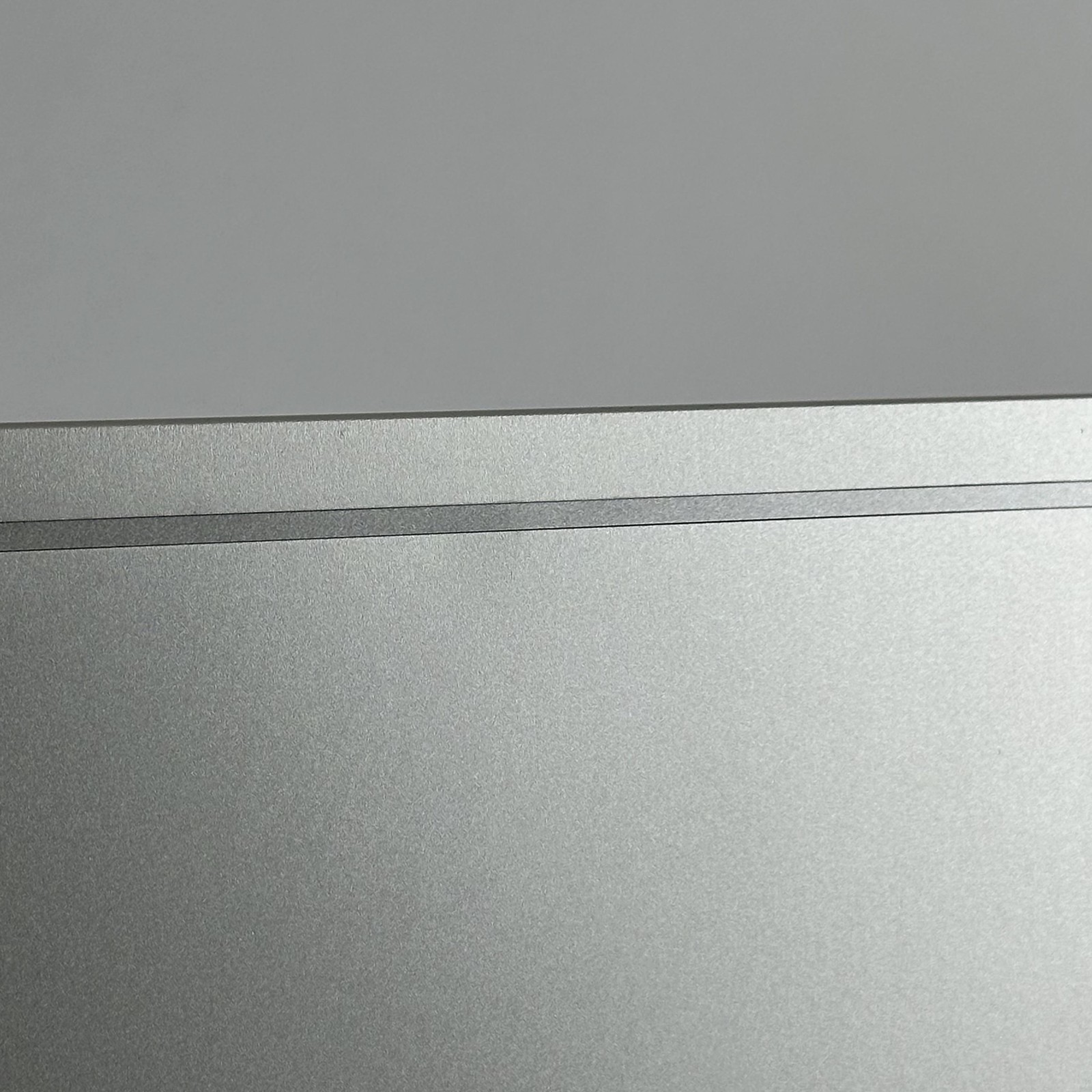HP Envy 17 Silver FHD i7-10510U 1.80GHz 32GB 1TB SSD MX250 Good