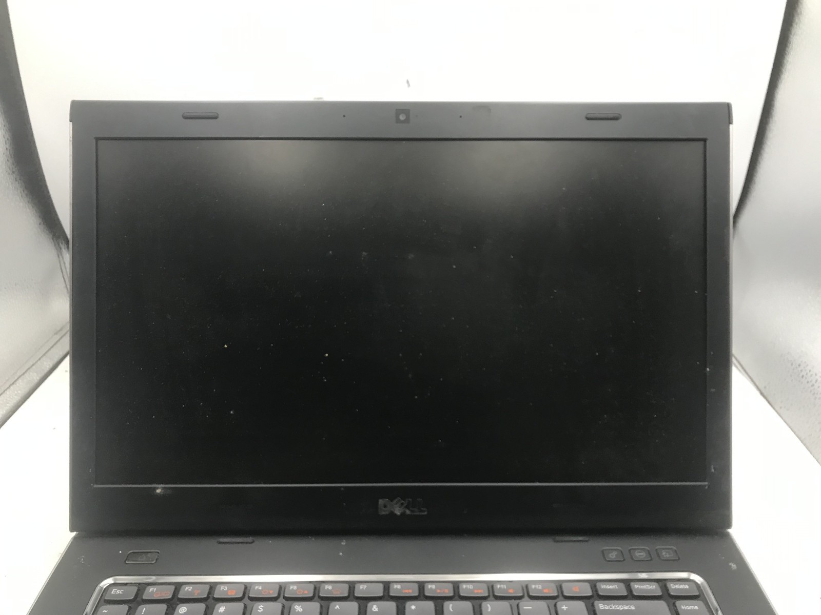DELL VOSTRO 3550 – FOR PARTS – DAMAGED – INTEL I5 – NO RAM – NO HDD – 15″ = BB