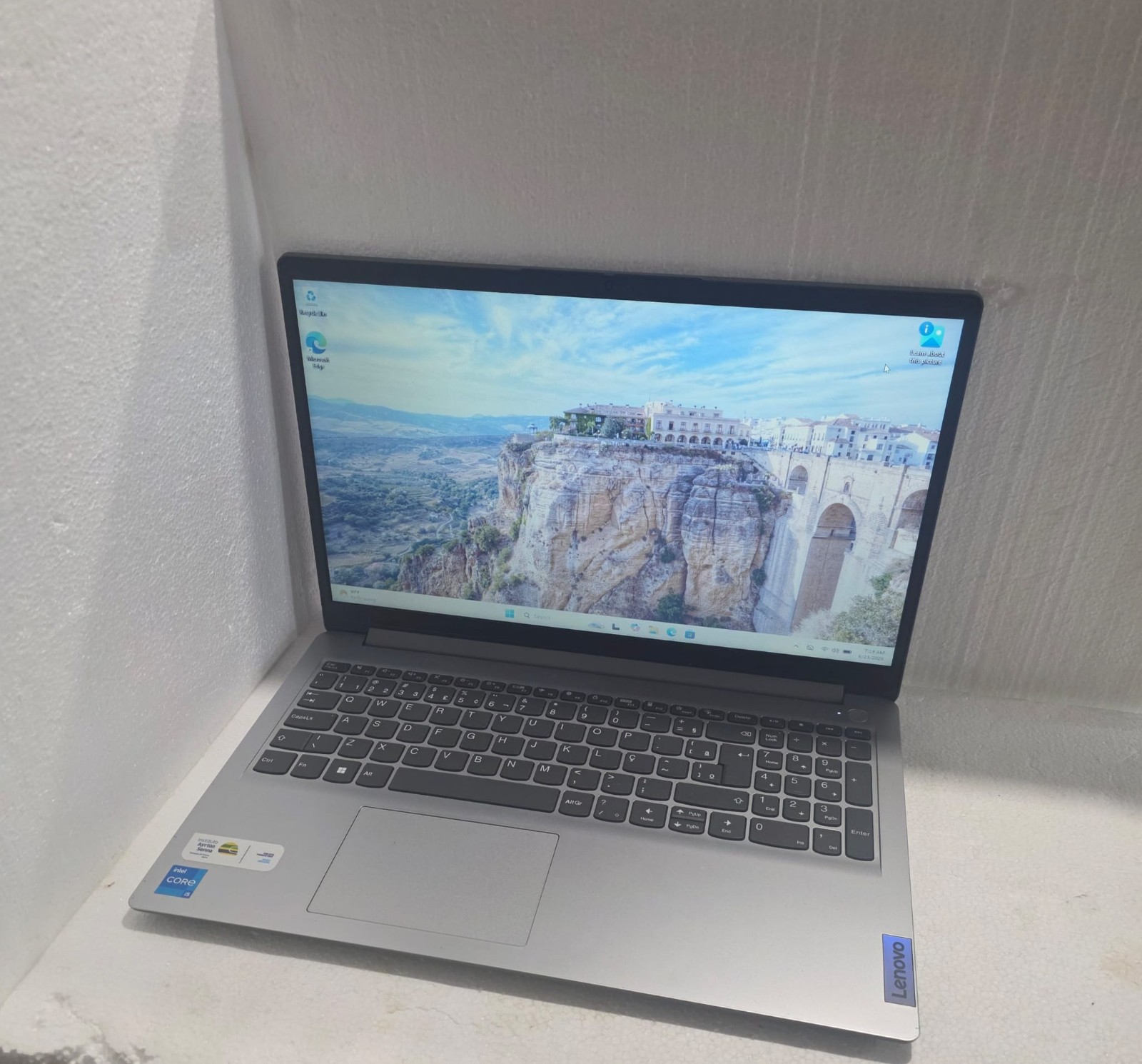 Lenovo Ideapad 1 15 – Core i5 12th Gen – 512GB, 8gb – Intel UHD Graphics