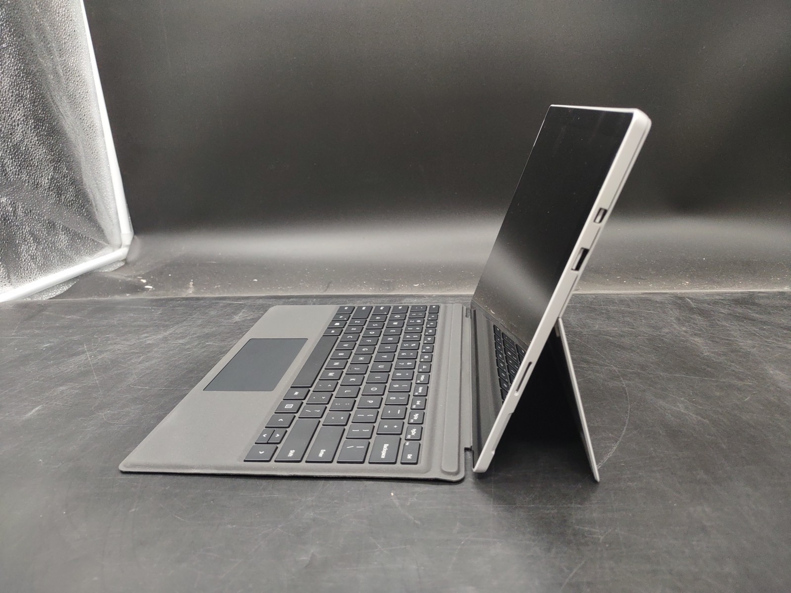 Microsoft Surface Pro 6 i5 8350U @ 1.70GHz 8GB RAM 128GB NVME NO OS