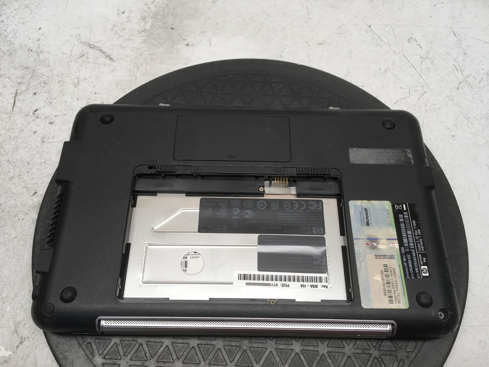 HP Mini 1116NR Intel Atom N270 1.6GHz 1 GB NO HDD No Batt