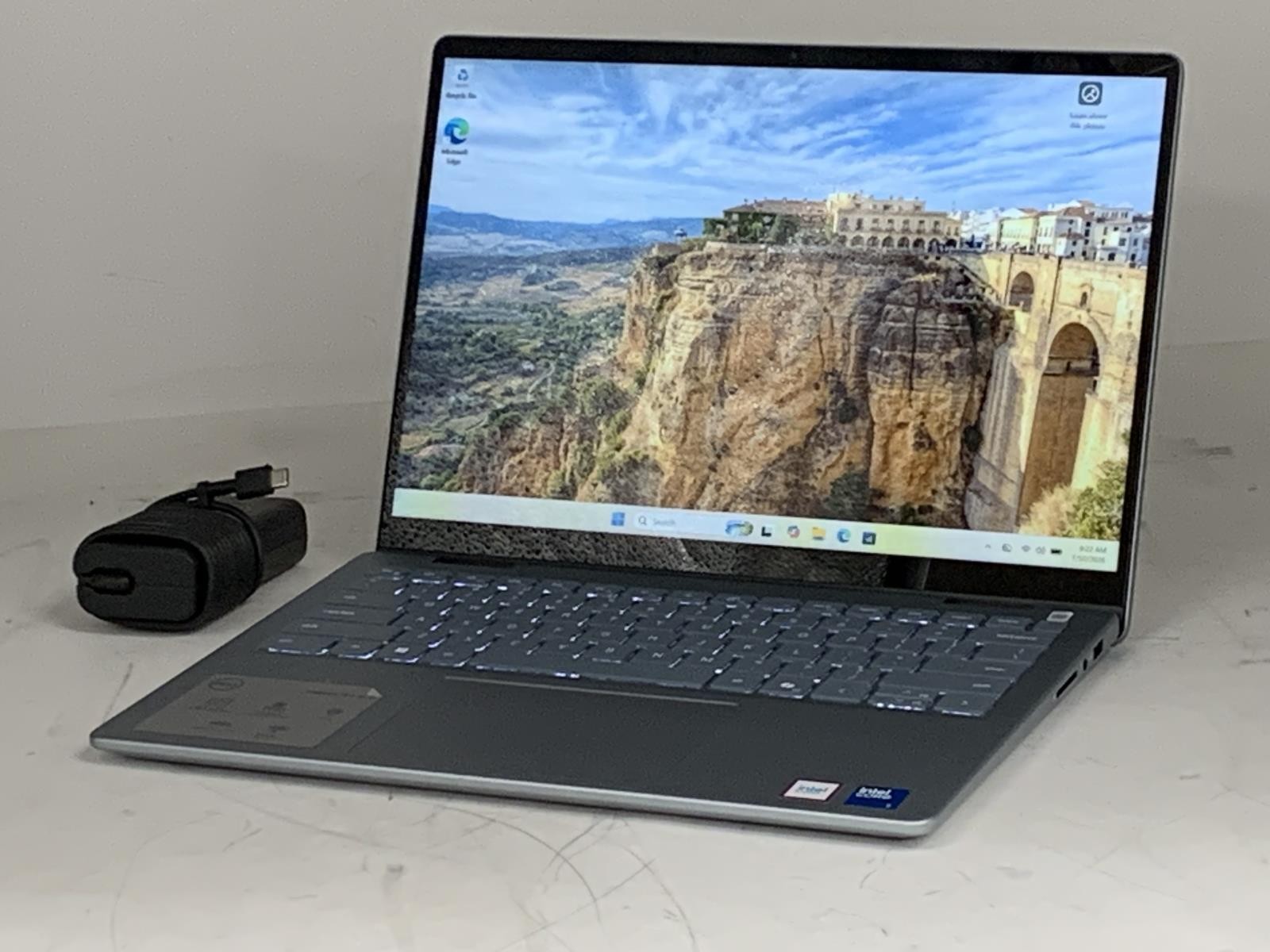 Dell Inspiron 14 7440 2-in-1 Intel Core 7 150U 512GB SSD 16GB DDR5 W11H