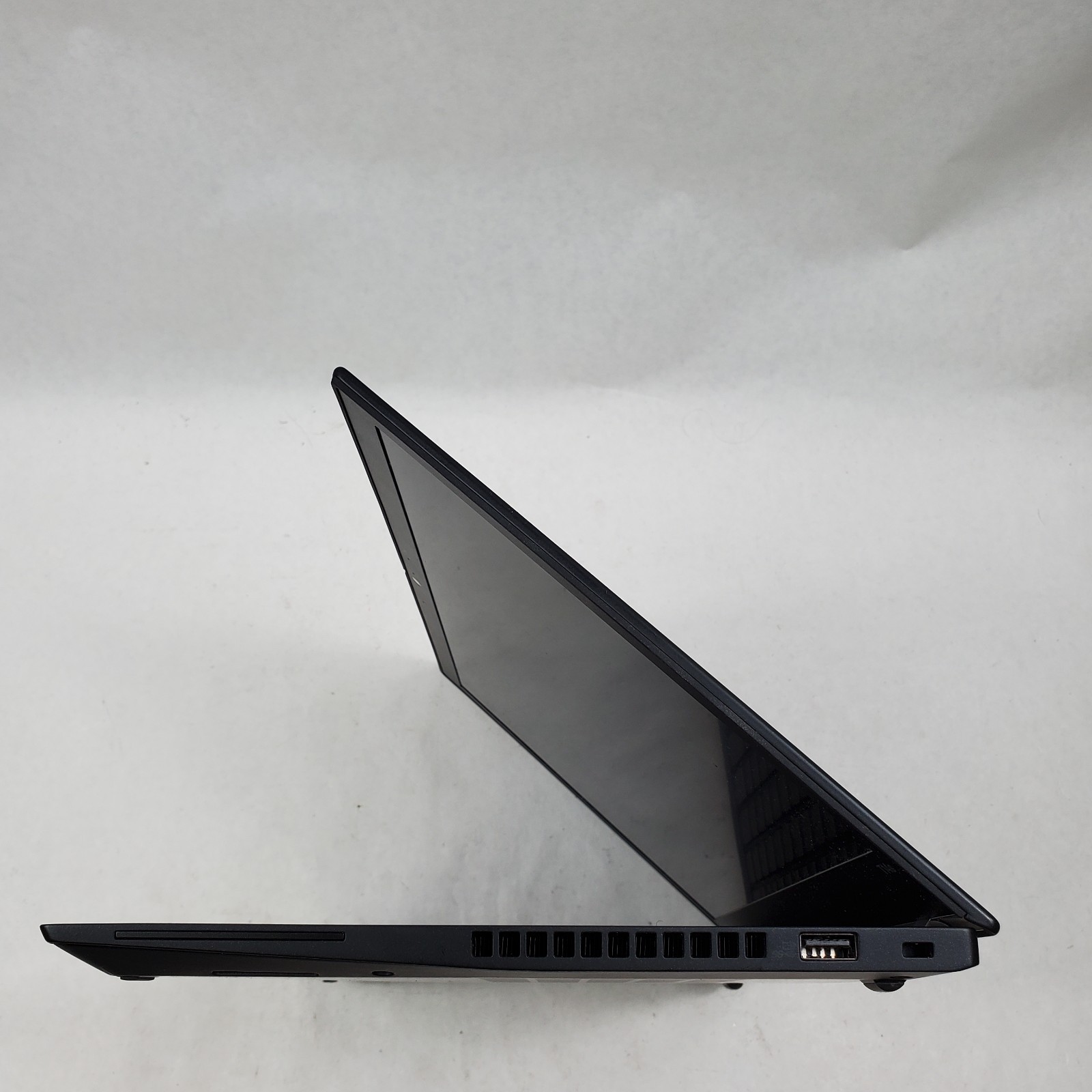 Lenovo ThinkPad T14s Gen1 Ryzen 5 PRO 4650U 8GB RAM 256GB NVME NO OS