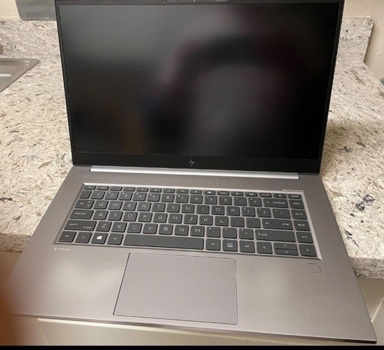 HP ZBook Studio G7 15.6″ (i7-10850H 2.70GHz – 32GB RAM – 512GB SSD – Win11pro