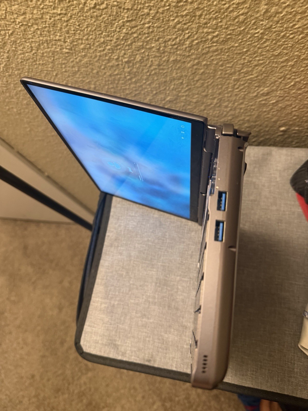 GPD WIN Max 2 10.1in Ryzen 7 16GB 1TB SSD Windows Radeon 680M Gray