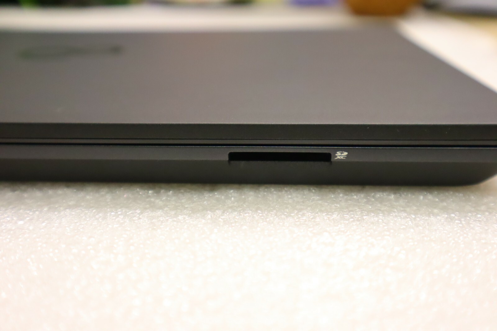 FUJITSU LIFEBOOK U7310 13.3″ FHD VGA LAN 32GB RAM 4TB SSD SD CARD SUBNOTEBOOK