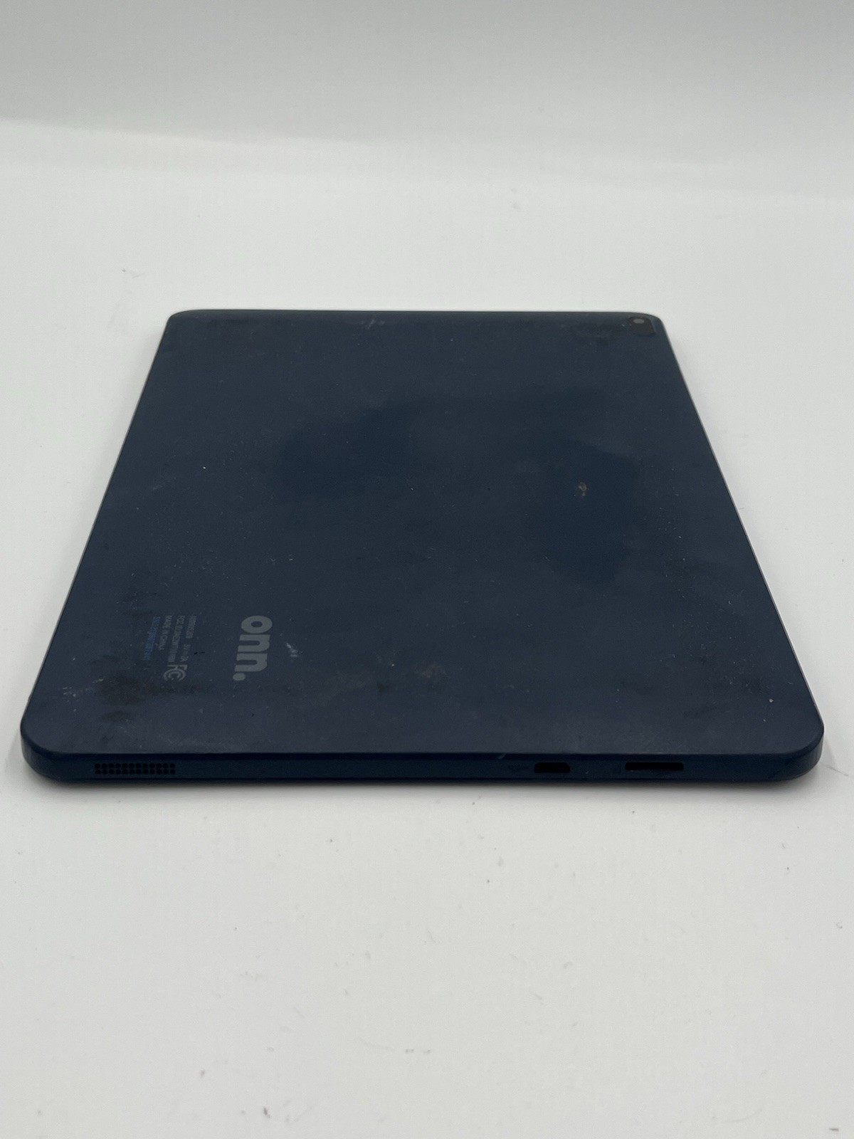 Onn 10.1″ Tablet 32GB of storage, 2GB of RAM, and a 1280 x 800 res Display Blue