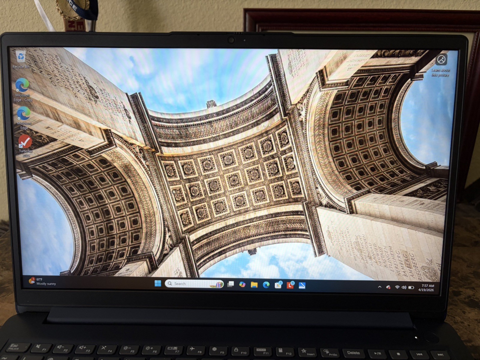 Lenovo IdeaPad 1 15.6″ AMD Ryzen 5 7520U 8GB RAM 256GB SSD Windows 11