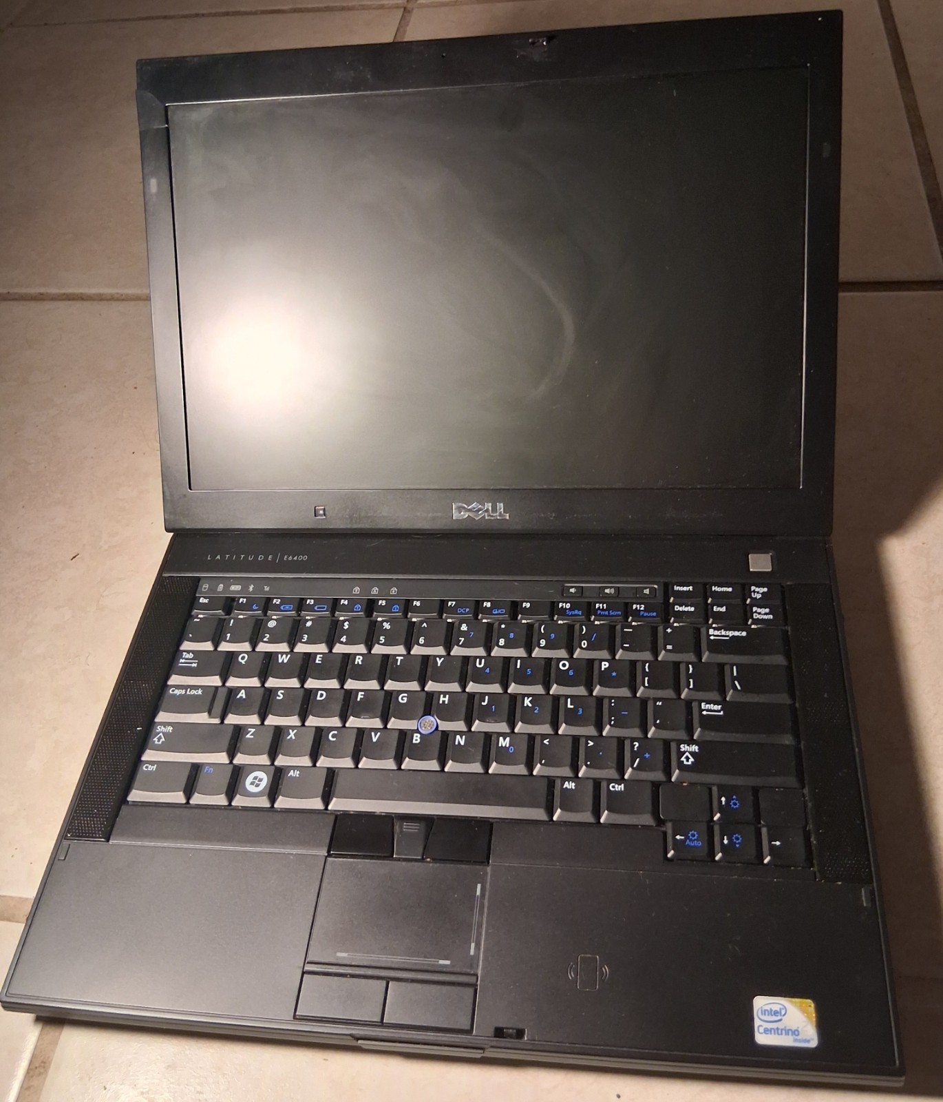 Dell latitude e6400 Windows XP Sp3 250GB 4GB ram charger Included Good Battery
