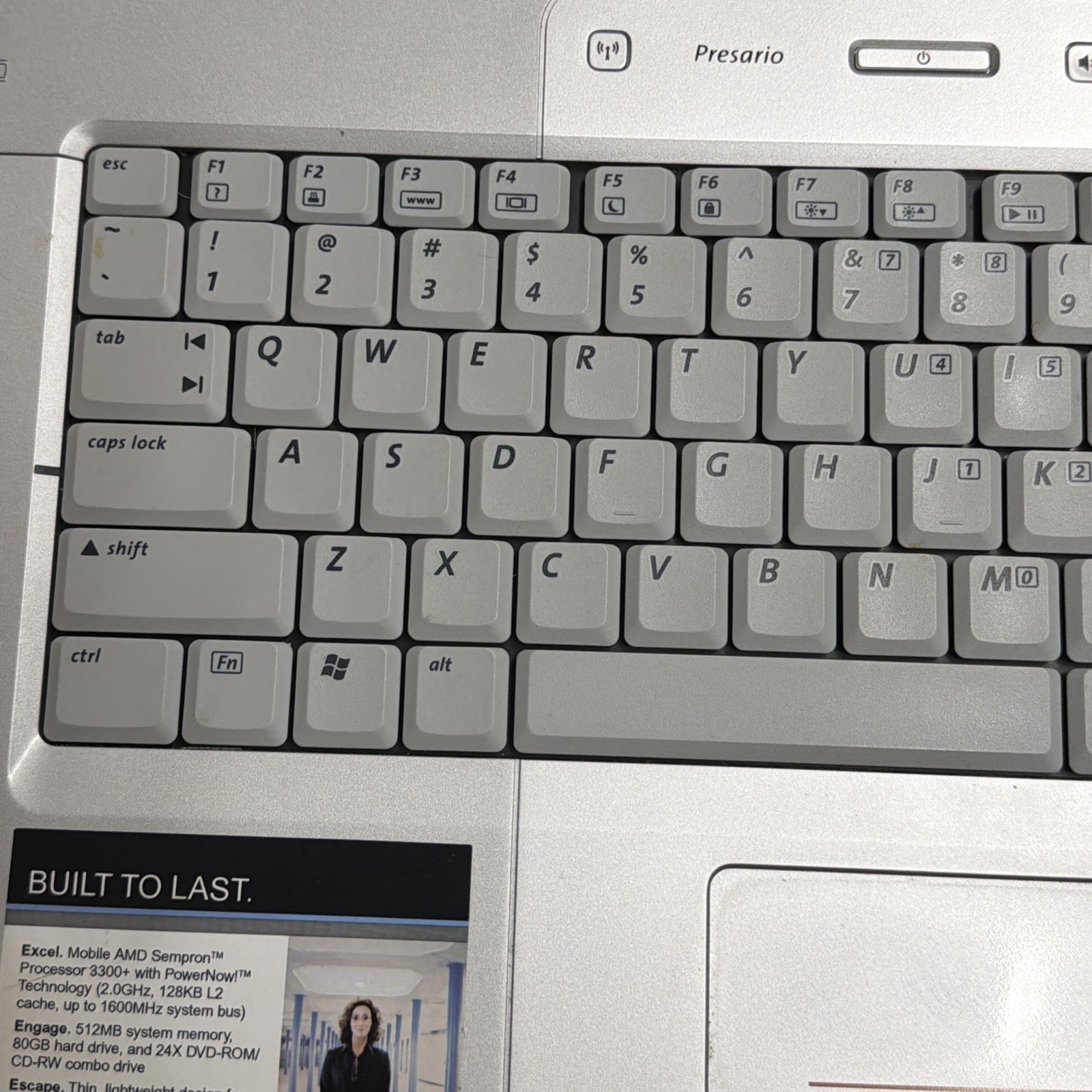 Compaq Presario V5101US AMD Sempron 15″ Laptop No Cord AS IS (Powers On)