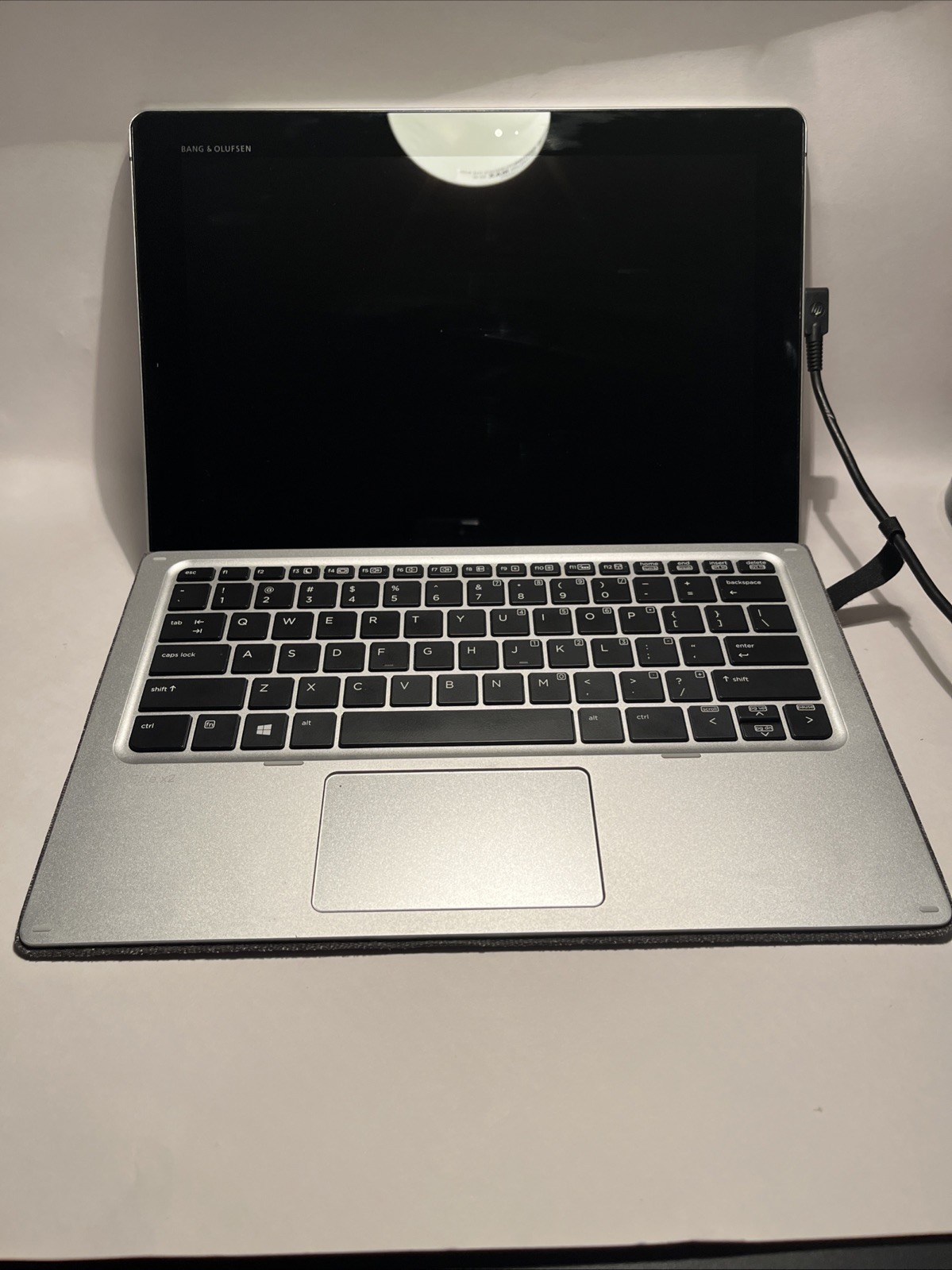 HP EliteX2 1012 G1 Intel M7-6Y75 8GB Ram 256GB SSD 12” 2 IN 1 – Read Description
