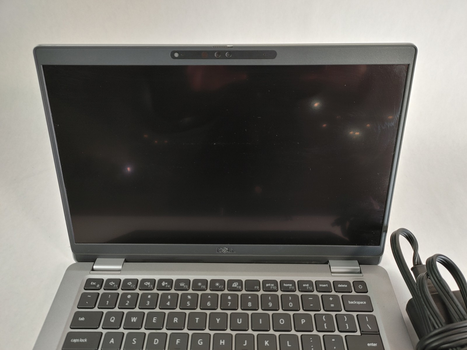 Dell Latitude 5330 Core i7-1265U 1.80 GHz 16 GB DDR4 256 GB NVMe Windows 11 Pro