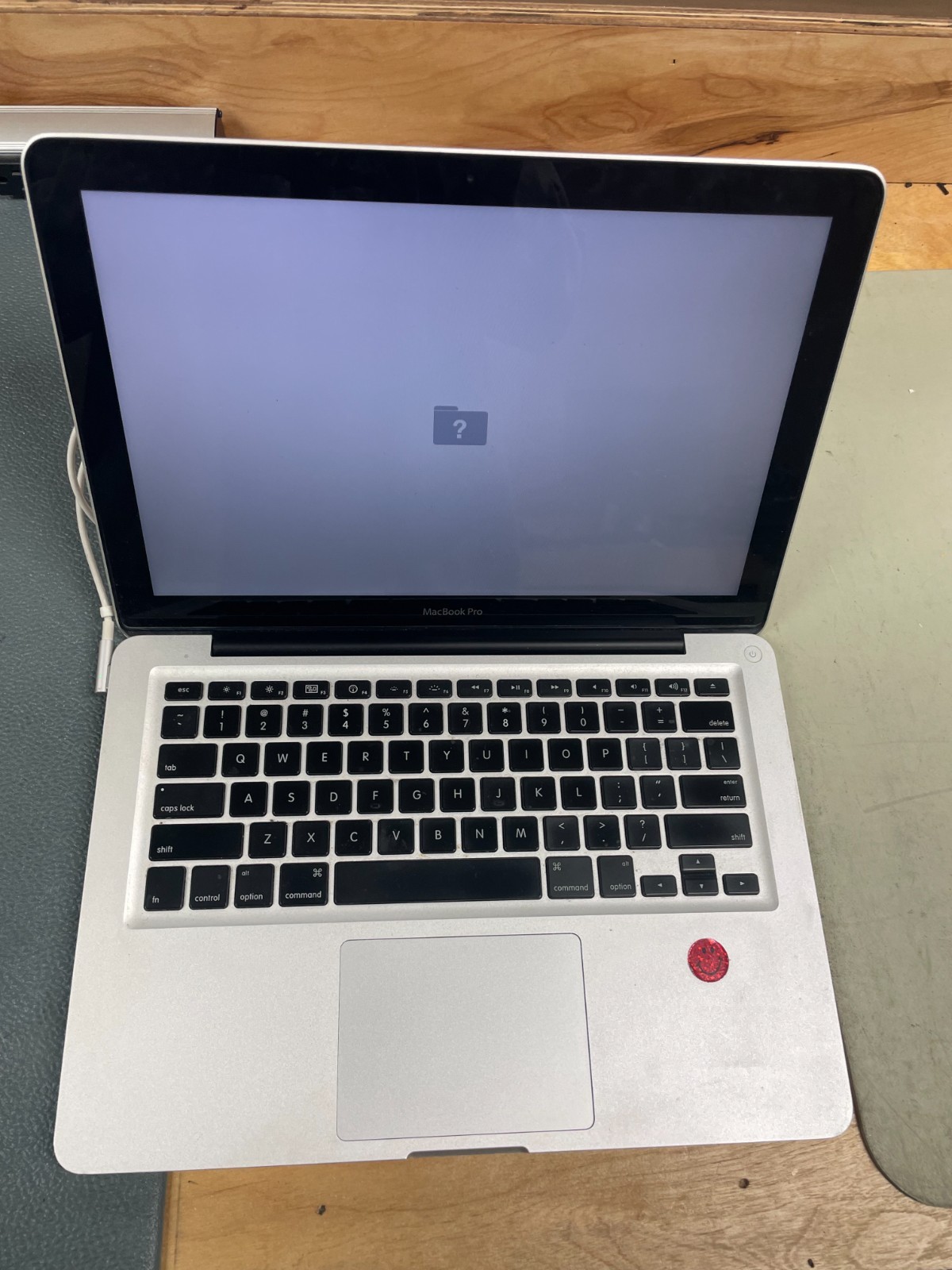 Lot 7 Misc Apple Macbooks AS IS A1229, A1181, A1278, A1286, A1211, A1251, A1286