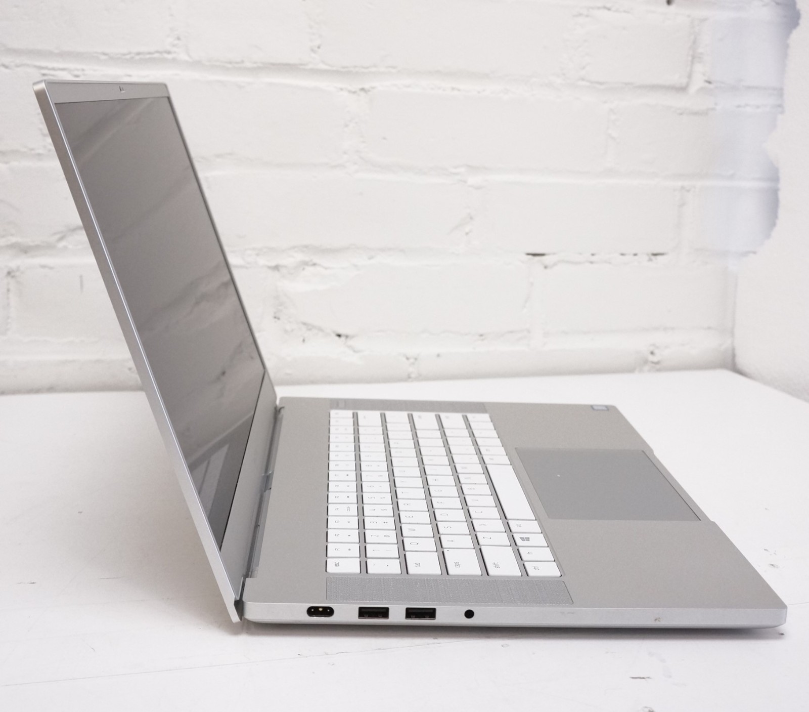 Razer Blade 15 Advanced RZ09-0288 RTX 2070 Max-Q 32GB RAM Gaming Laptop – Silver