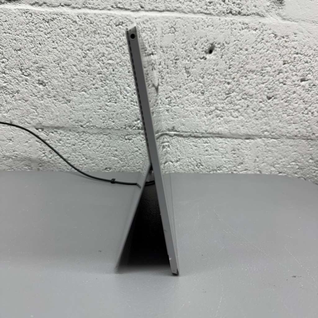 Microsoft Surface Pro 4 1724 i5-6300U 8GB RAM 256GB SSD Win 10