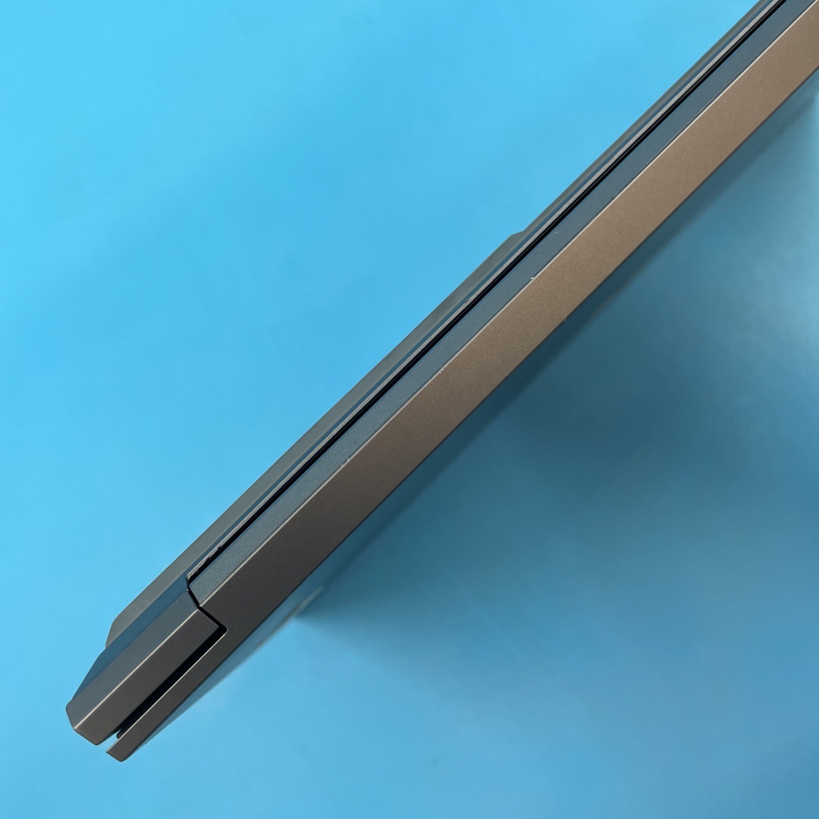 HP ZBook Studio G8 | i7-11850H | 32GB RAM | 256GB SSD | A2000 | WIN 11 PRO | 89%
