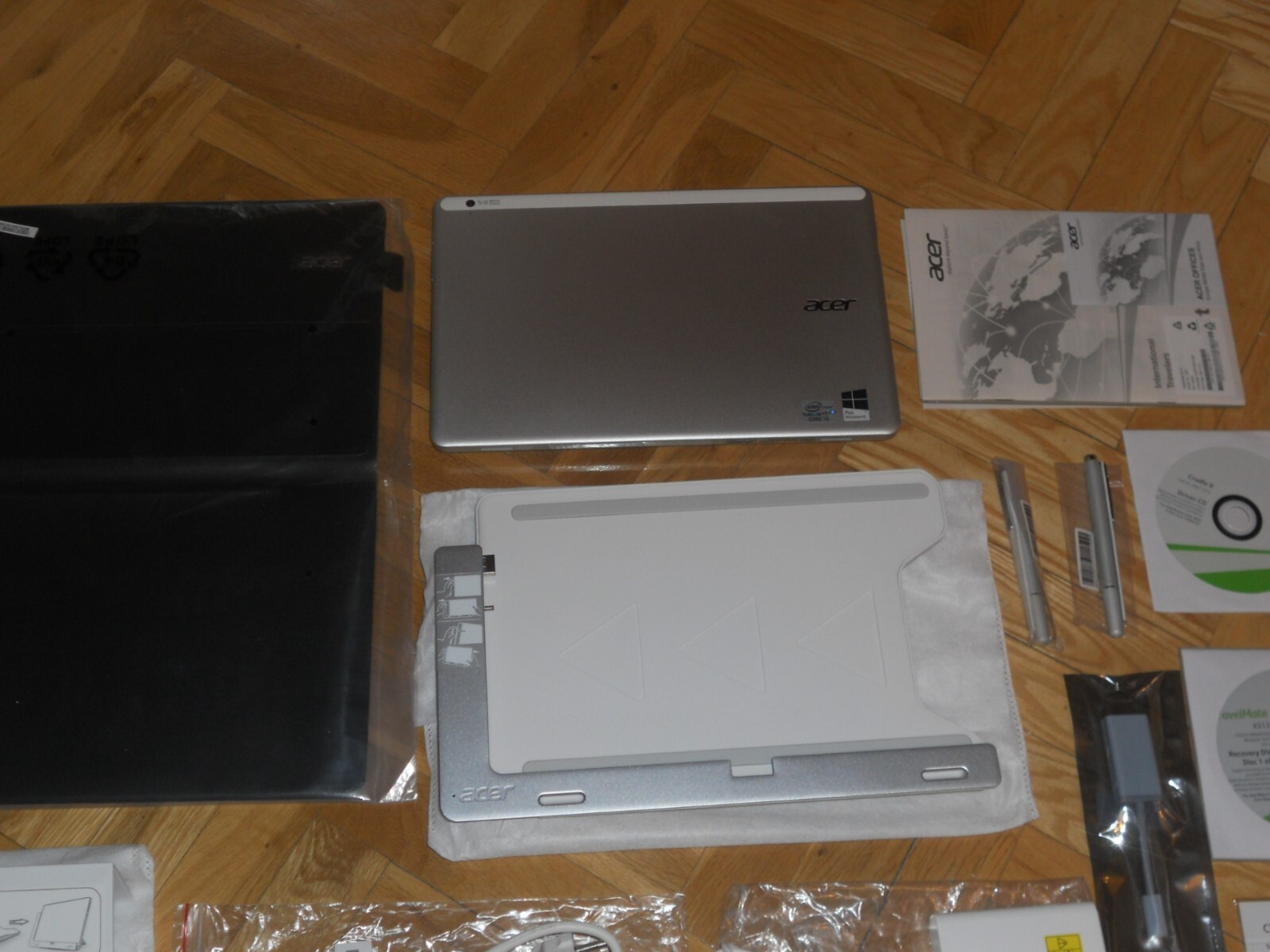 ULTRABOOK ACER TMX313-M-5333Y4G12AS TABLET PC CORE i5+ 4GB RAM+ 120GB. NEW.