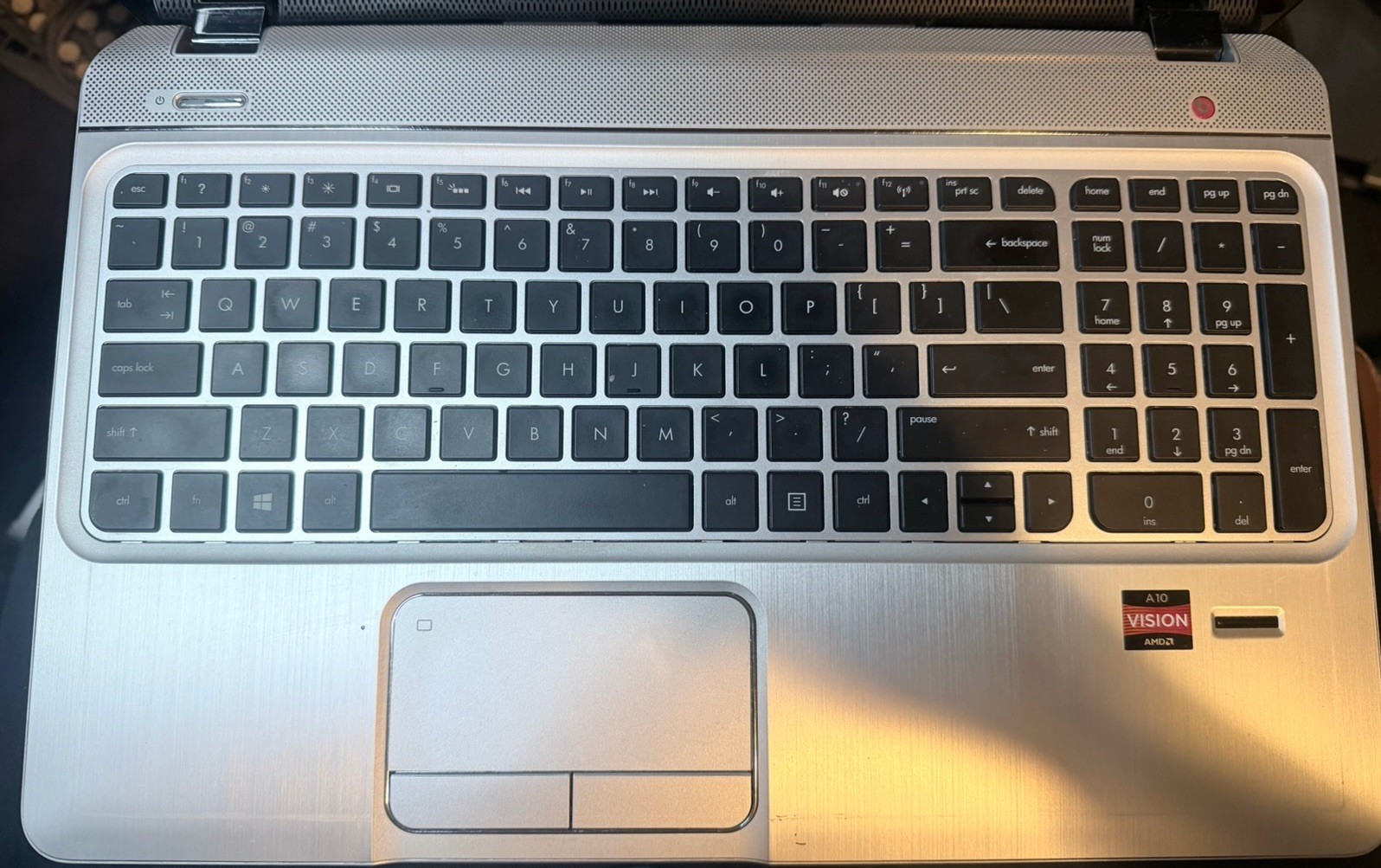 Hp Envy M6 notebook | AMD A10-4600m 2.3 GHz | 6GB RAM | NO HDD | BAD BATTERY