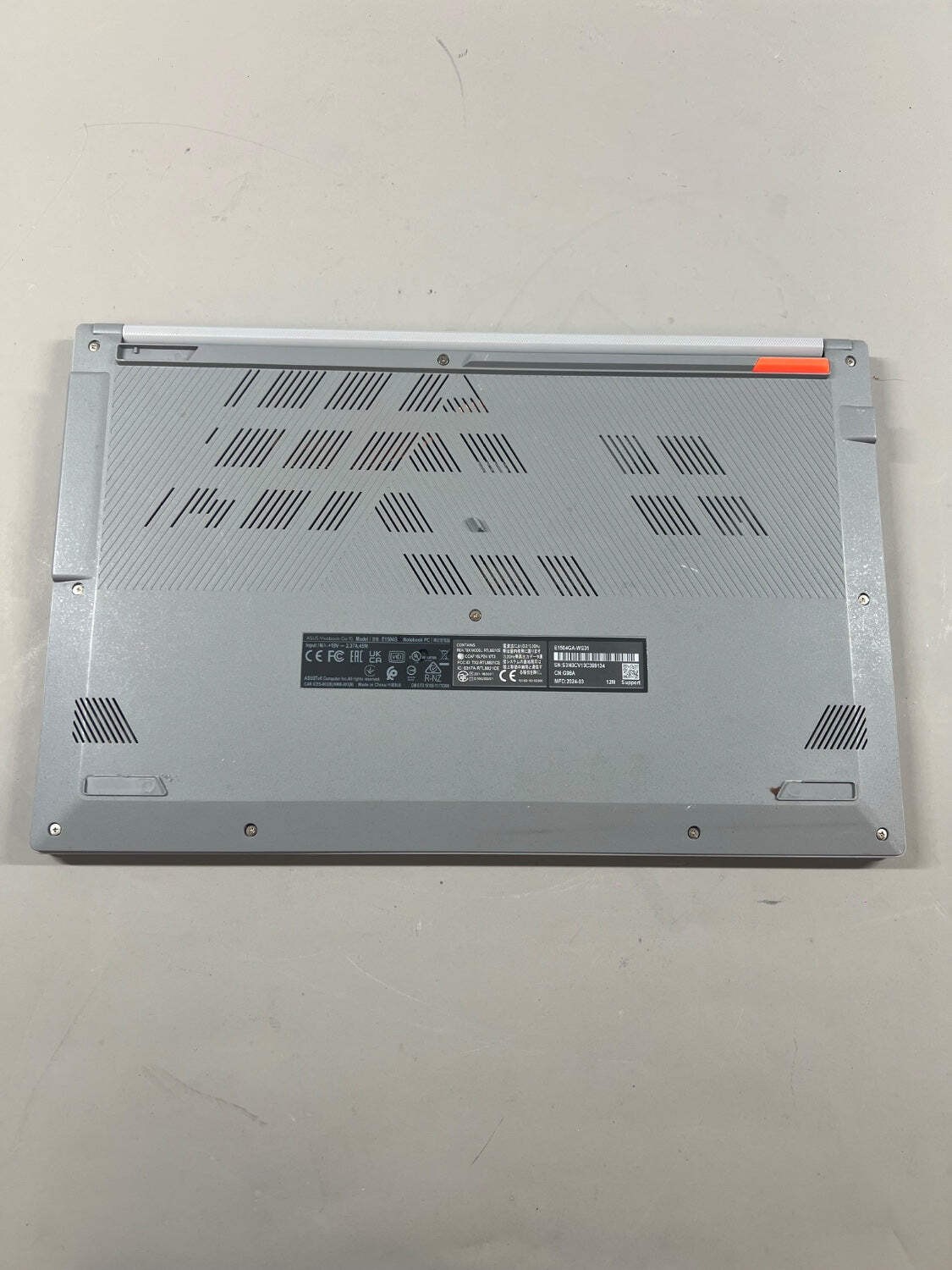 Broken Asus Vivobook E1504G i3-N305 1.8GHz 8GB RAM 128GB Screen Falling Off