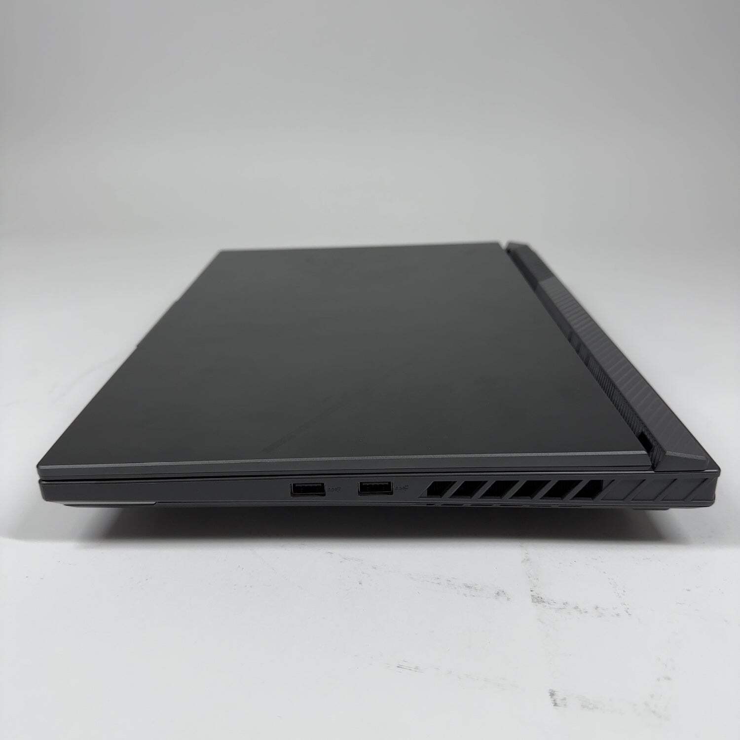 Asus ROG Strix G16 Ryzen 9 8940HX 2.4GHz 32GB RAM 1TB SSD GeForce RTX 5070 Ti