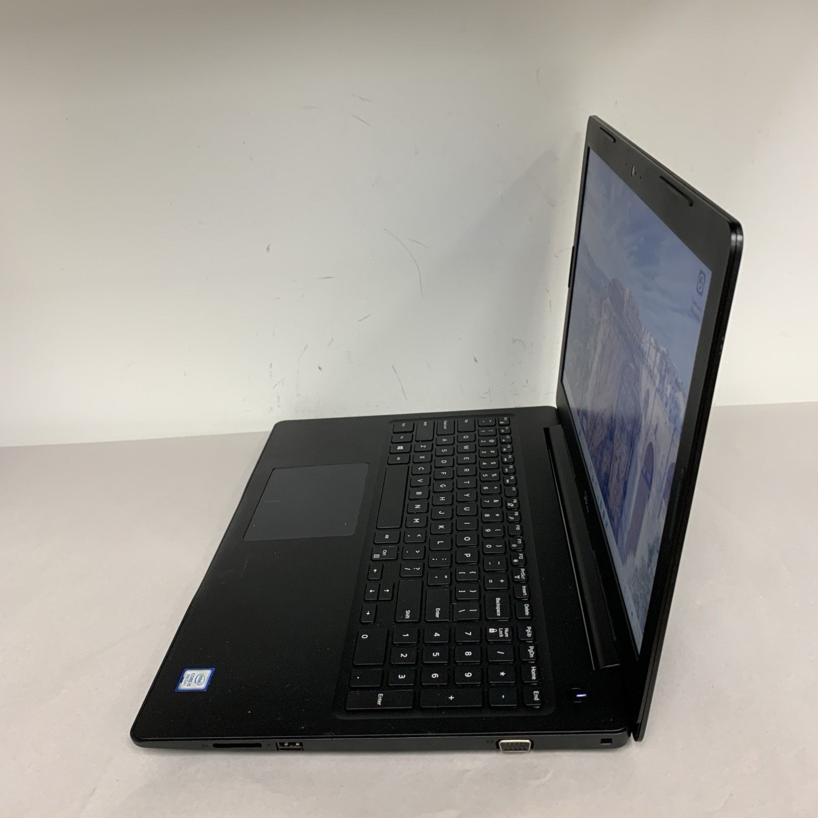 Dell Latitude 3590 15.6″ Core i5-8250U 8GB RAM 512GB HDD Win11 Pro