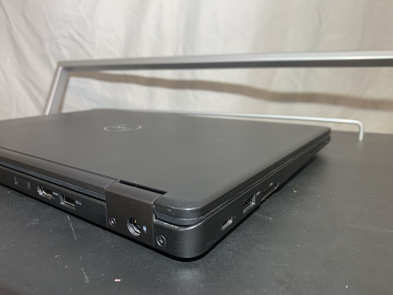Dell Latitude 5490 i5-8350U 8GB 256GB SSD Win11 14in FHD Black