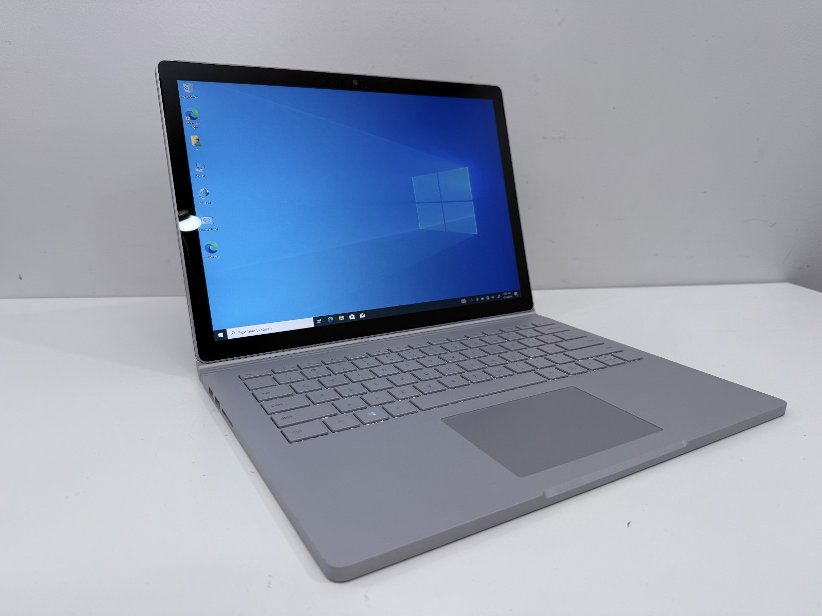 Microsoft Surface Book 2 i7-8650U 16 GB RAM 512 GB Win 10 Pro GeForce GTX 1050 2