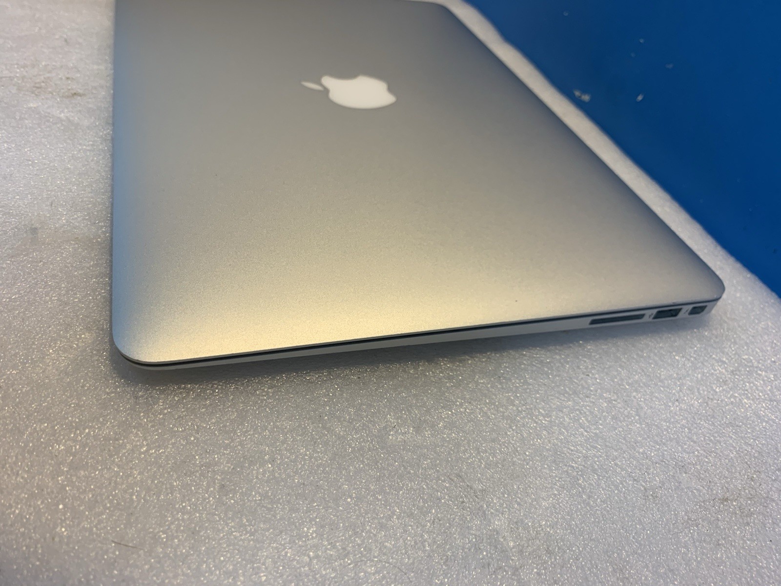 🔥 Nice ~ 2015 Apple MacBook Air 13” Core i5 4GB 128GB MacOS Monterey