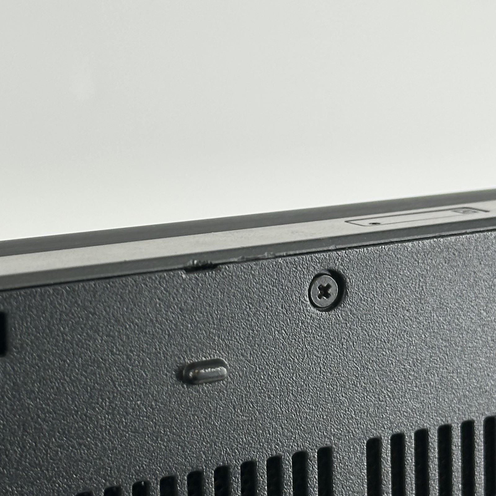 Dell Latitude 5480 14 Black HD TOUCH i5-7300U 2.60GHz 8GB 256GB SSD FRAME SPLIT