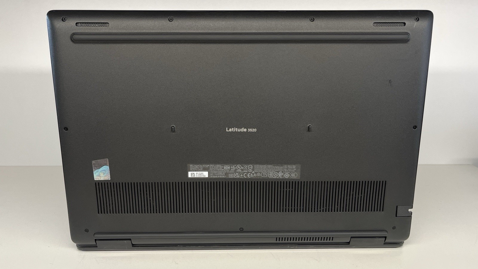 Dell Latitude 3520 Laptop i5-1135G7 16GB 256GB 15.6″ FHD Upgraded