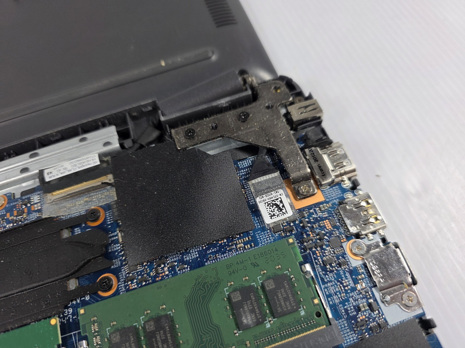 DELL LATITUDE 15″ 3510 MOTHERBOARD i7-10510U J6VTW 0J6VTW Battery