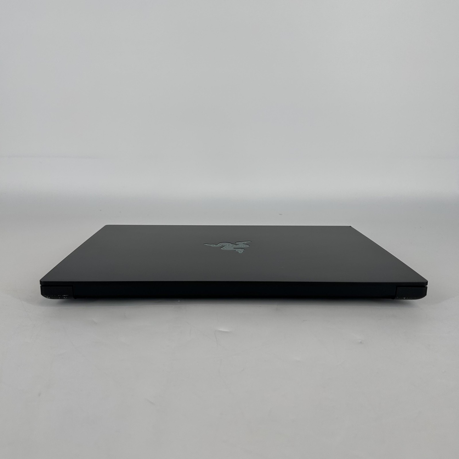Razer Blade 14 240Hz QHD+ 4.0 GHz Ryzen 9 7940HS 16GB 1TB SSD RTX 4070 Good