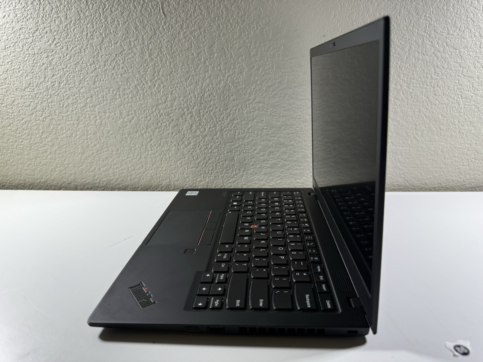 Lenovo ThinkPad X1 Carbon Gen 8 14″ i7-10610U 16GB RAM 512GB WIN 11 NO BATTERY